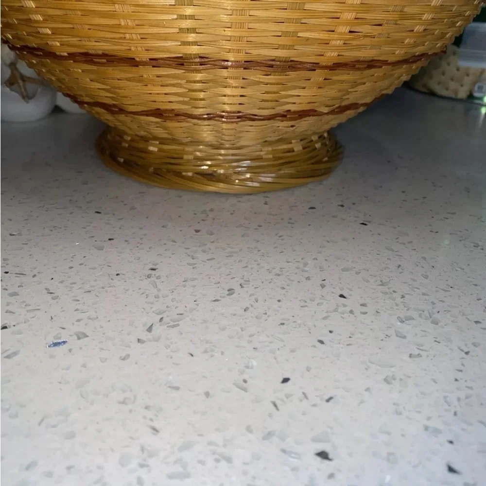 Round Footed Wicker Bread Basket Centerpiece‎ 12’Inch Diameter. 5 Inch Tall.